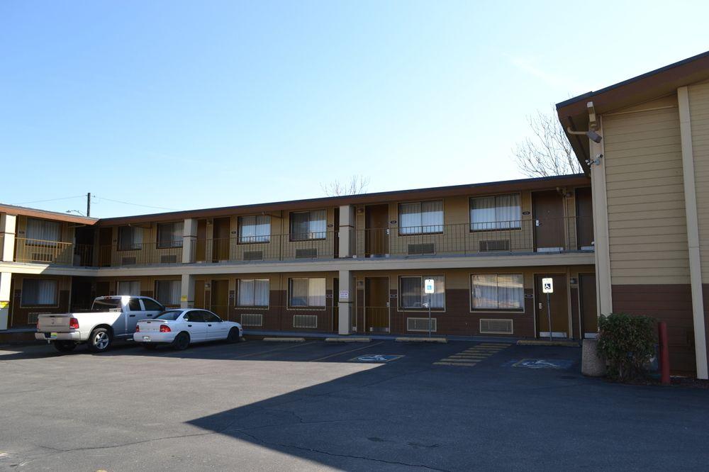 Days Inn Spokane Kültér fotó