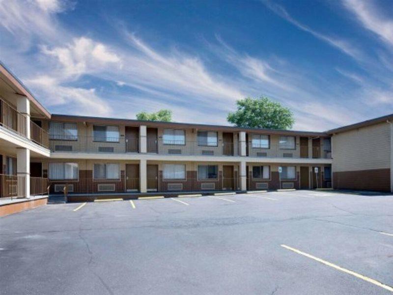 Days Inn Spokane Kültér fotó