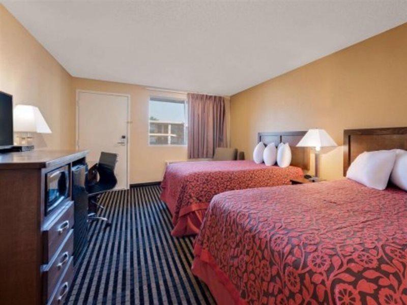 Days Inn Spokane Kültér fotó