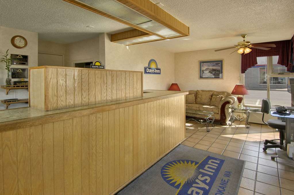Days Inn Spokane Beltér fotó