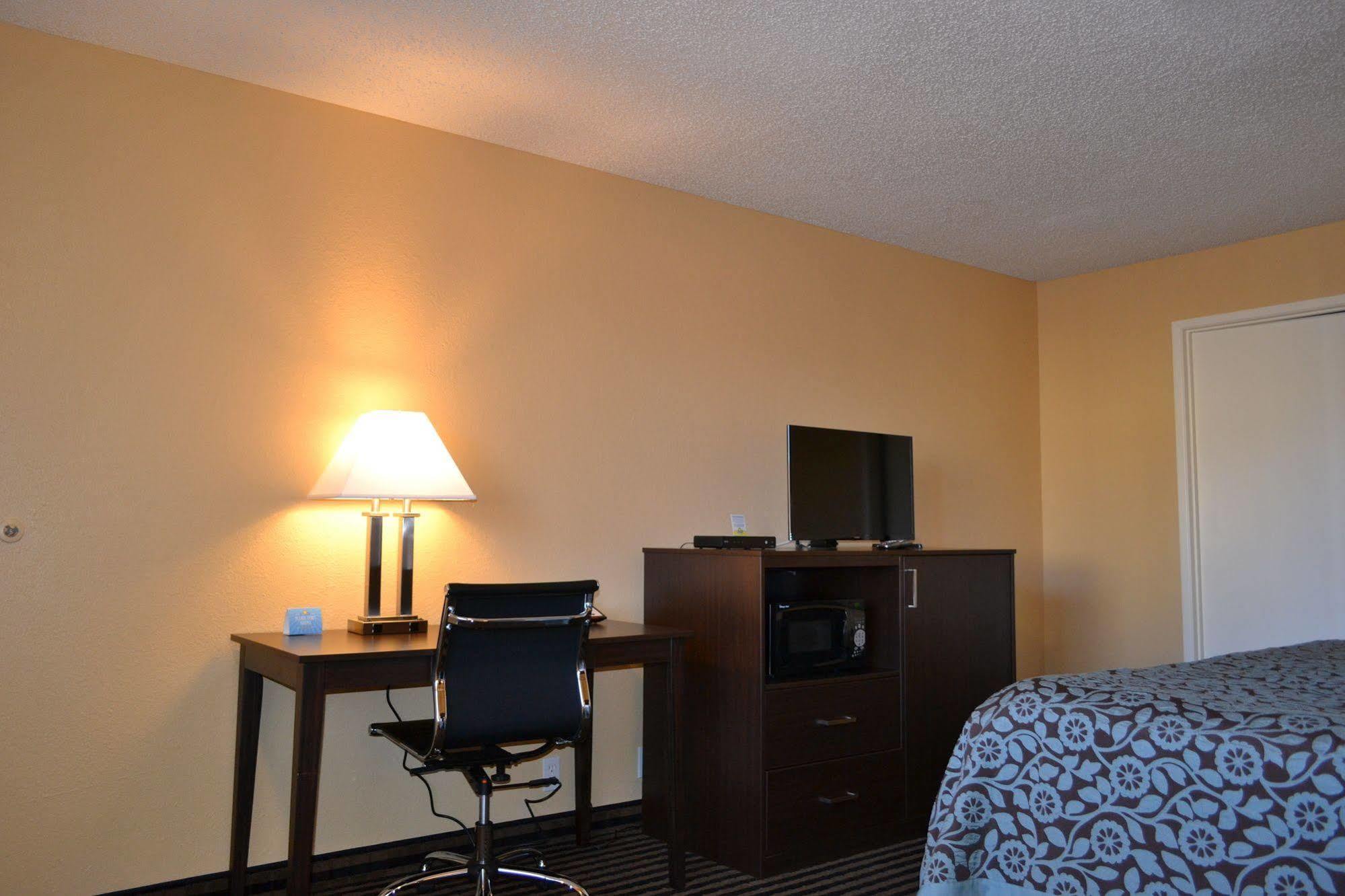 Days Inn Spokane Kültér fotó