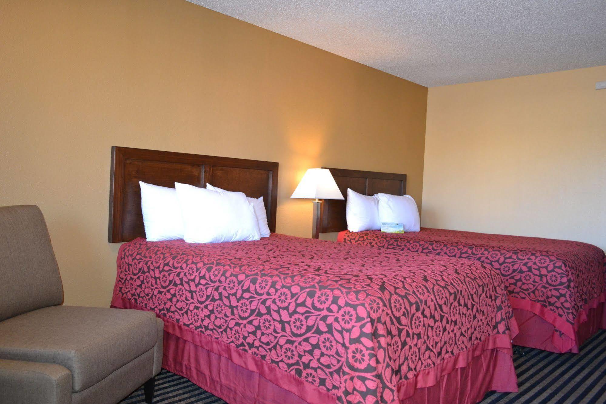 Days Inn Spokane Kültér fotó