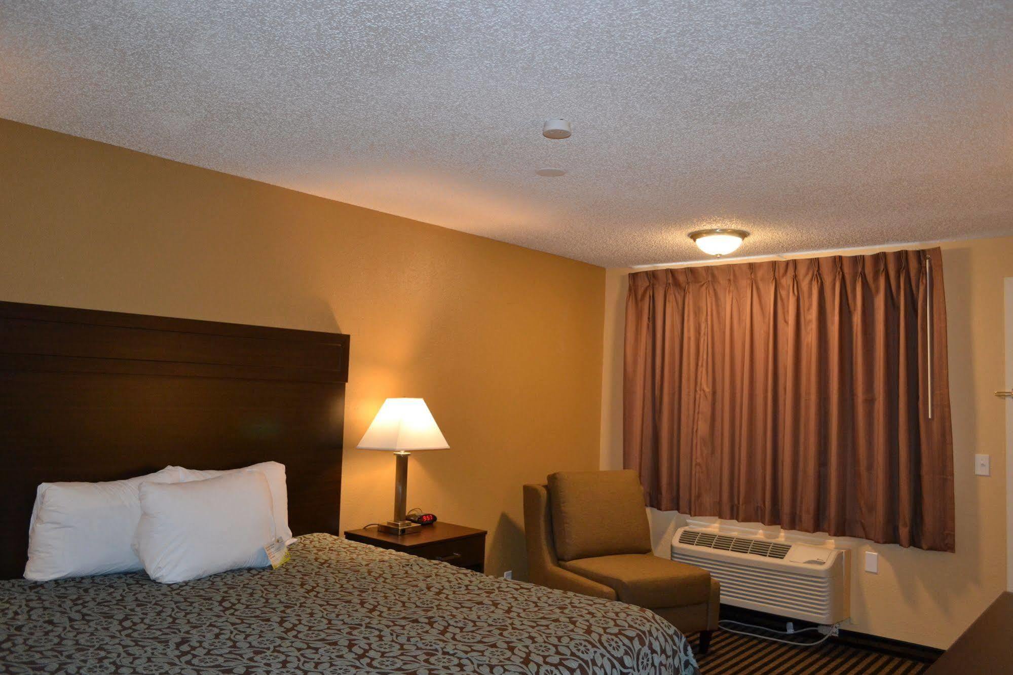 Days Inn Spokane Kültér fotó