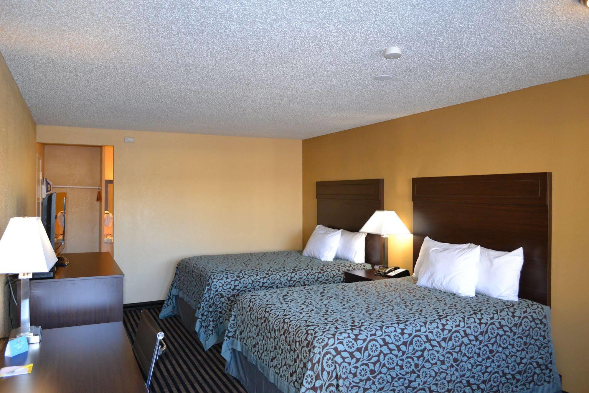Days Inn Spokane Kültér fotó